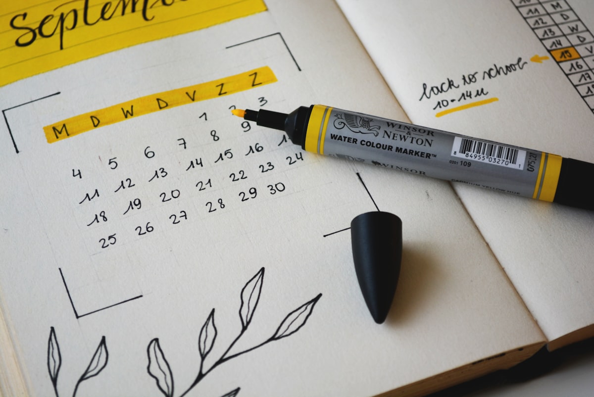 Desk calendar and workspace setup for timed focus sessions